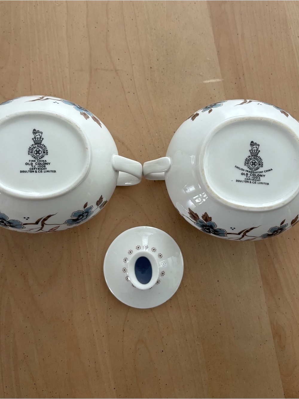 Royal Doulton Old Colony Sugar/Creamer & 3 Bowls. Made In England. See Photos. - Picture 9 of 14